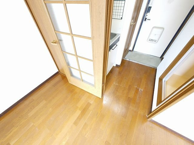 ラックハウスの洋室|落ち着いた色調の洋室です