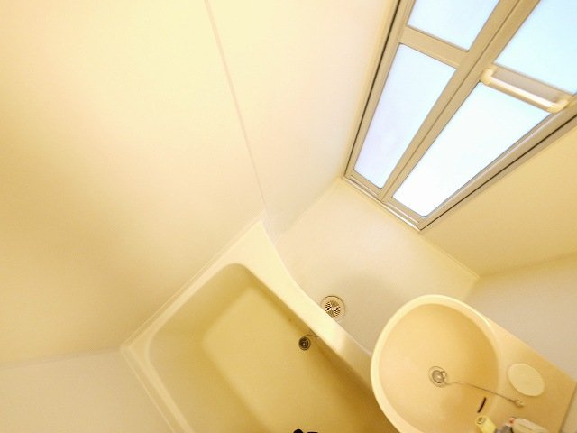 ラックハウスの浴室|落ち着いた空間のお風呂です