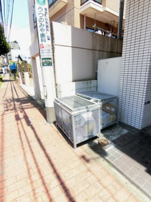 【その他共用部分】 | アルプハイツ梶ヶ谷 | 敷地内ごみ置き場でごみ出しもらくらく～♪忙しい社会人さんや主婦さんにもうってつけ！