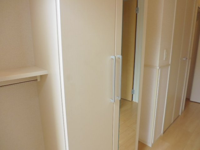 エクスペアテＣの玄関|シューズボックス