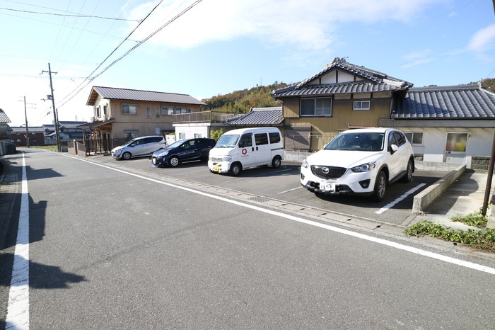 ハイムエルピス3の駐車場