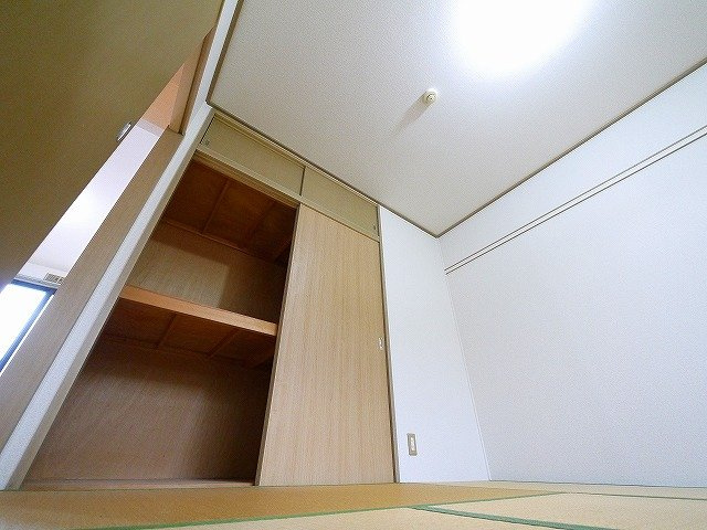 フローラ東坂の収納|収納スペース豊富です