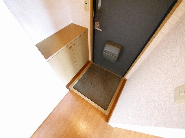フローラ東坂の玄関|ゆったりとした玄関です