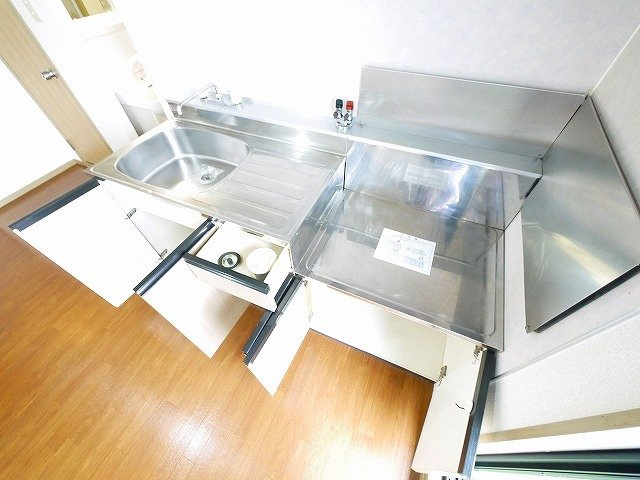 フローラ東坂のキッチン|お料理しやすいキッチンです