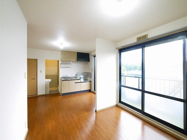 フローラ東坂の内装|きれいな内装です