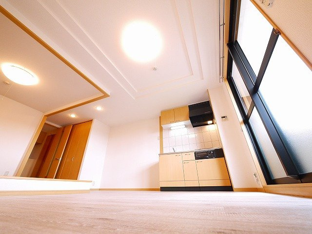 グランレーヴ東生駒の内装|おしゃれな居間です