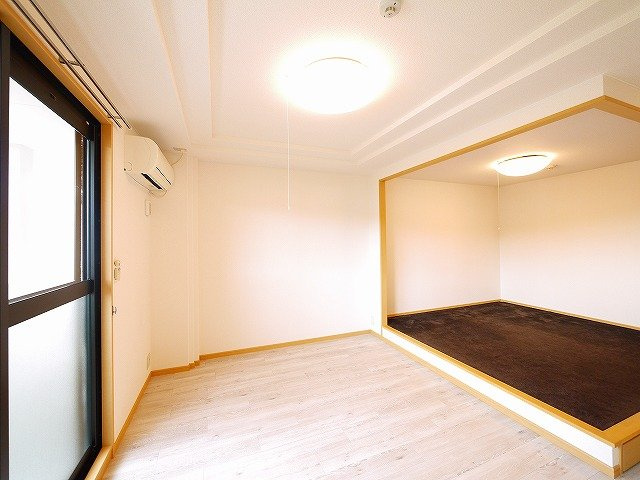 グランレーヴ東生駒の洋室|コンパクトで使いやすい洋室です