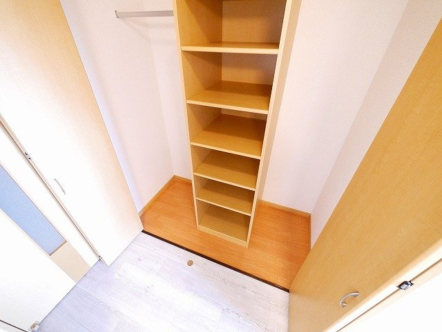 グランレーヴ東生駒の収納|大きなものも収納できそうです