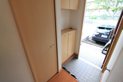 【玄関】 | メゾン・シャトレールＡ