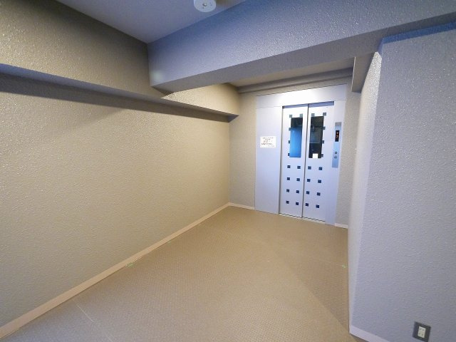 サンプラザ南京終のその他共用部分|エレベーター付きです