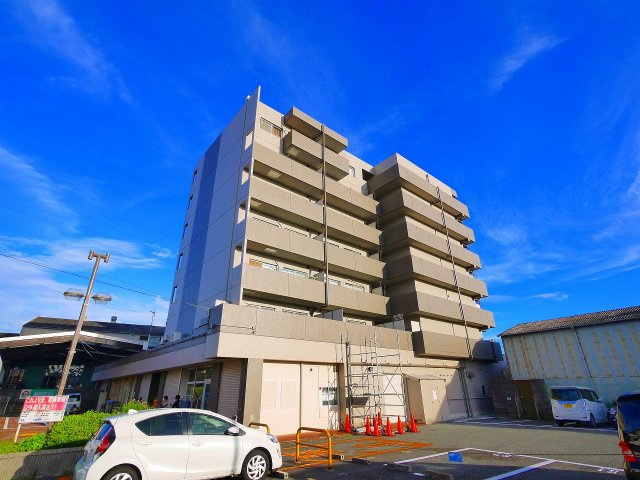 サンプラザ南京終の外観|外観もきれいです