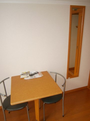 【内装】 | 中央 | テーブル・椅子