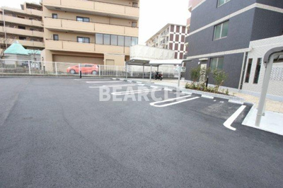 【駐車場】 | プログレスⅤ番館 | 駐車場があるので、車を買う予定の方も安心です