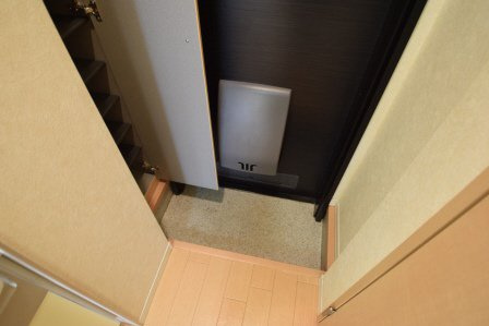 ルミエール二子の玄関|下駄箱付きの玄関です