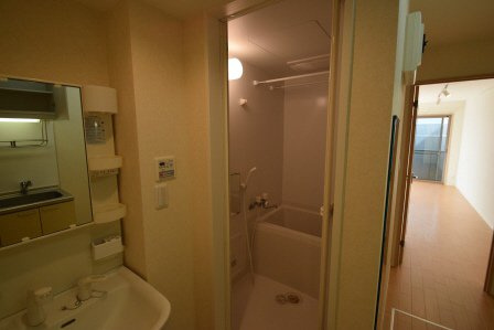 ルミエール二子の洗面所|浴室乾燥付きです