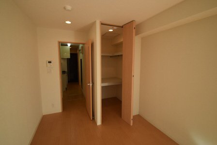 ルミエール二子の収納|ウォークインクローゼット付きです