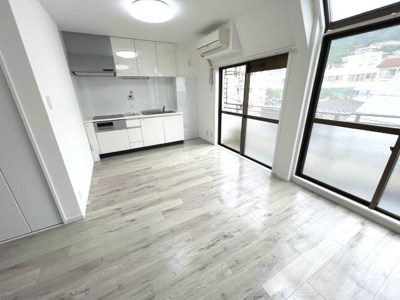 【居間・リビング】 | アカカベビル