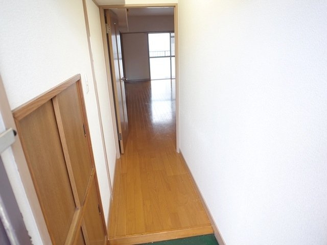 平和台ハイツの玄関