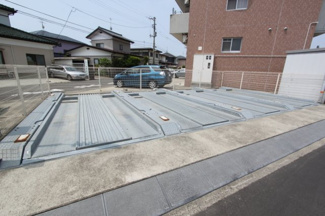【駐車場】