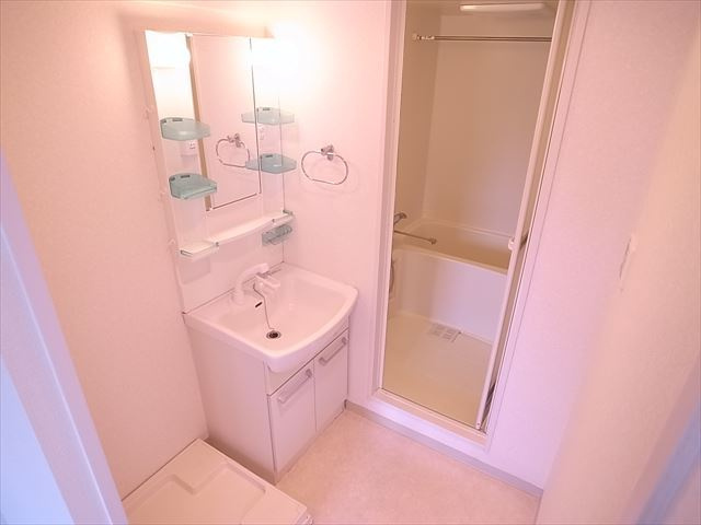 アーバンローズ薬院の独立洗面台| アーバンローズ薬院(1LDK）
写真は別号室タイプです