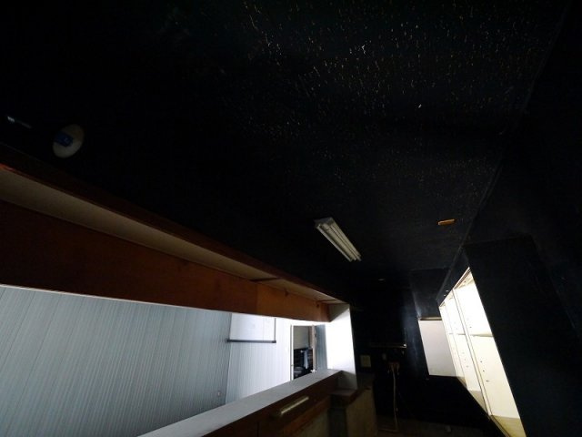 大安寺西荒井店舗の内装