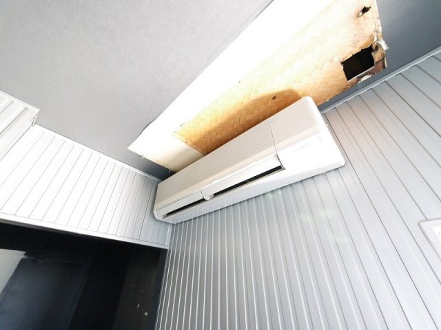 大安寺西荒井店舗の内装