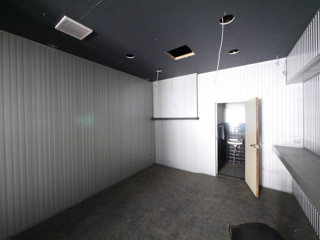 大安寺西荒井店舗の周辺