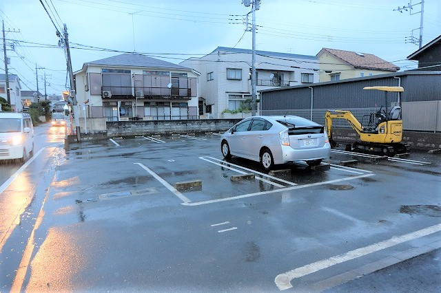 エーデルⅢの駐車場