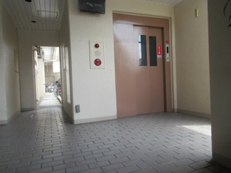 【ロビー】 | 建物の内部です