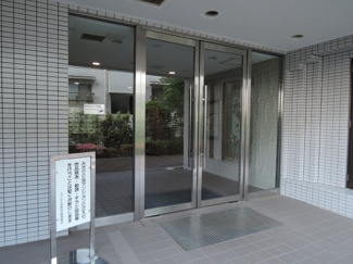 【エントランス】 | 東急田園都市線「溝の口」駅バス10分「平橋」停徒歩5分！