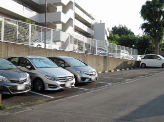 【駐車場】