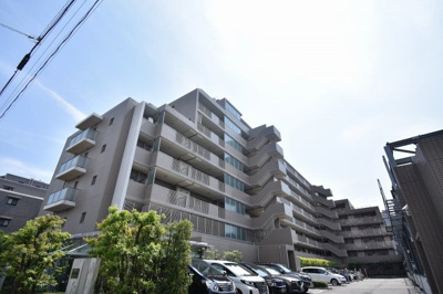 【外観】 | サーパスシティ下丸子 | 東急多摩川線「武蔵新田」駅徒歩5分、「下丸子」駅徒歩9分と好立地。