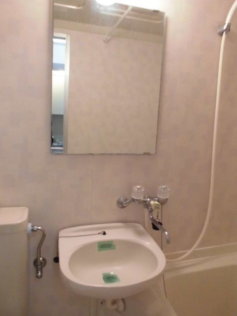 ジュネパレス市川第24Ａの独立洗面台