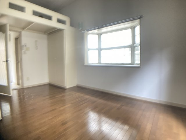 ジュネパレス市川第24Ａの居間・リビング