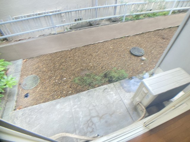 ジュネパレス市川第24Ａの庭