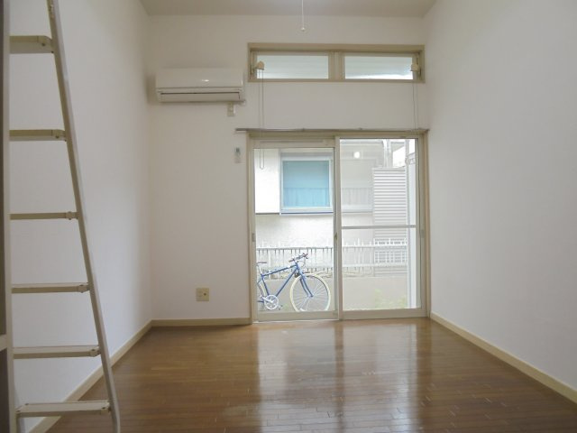 ジュネパレス市川第24Ａの居間・リビング