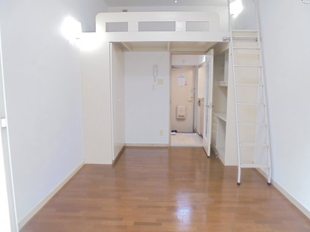 ジュネパレス市川第24Ａの居間・リビング