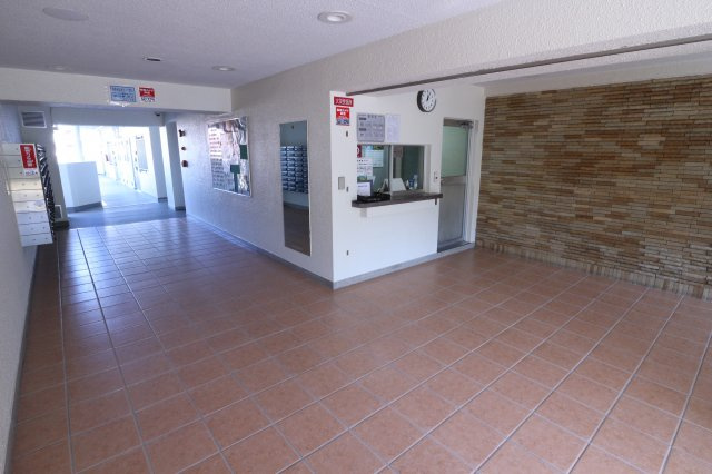 ルモン舞子のエントランス