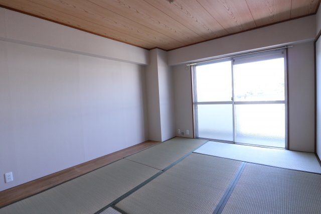 ルモン舞子の和室