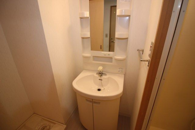 エストレーア薬院の独立洗面台|エストレーア薬院 （1LDK）