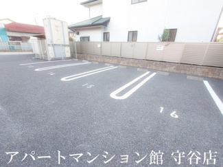 【駐車場】