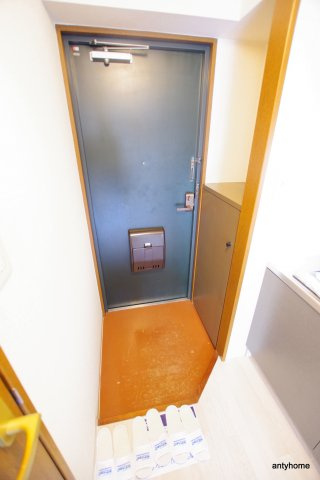 メゾンドヴィレしうん福島　仲介手数料無料の玄関