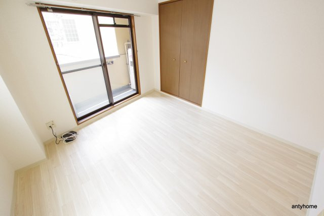 メゾンドヴィレしうん福島　仲介手数料無料の洋室