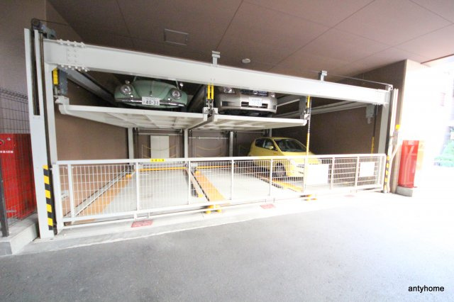 レジディア天神橋　仲介手数料無料の駐車場
