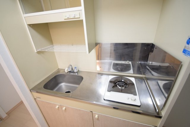 ディーセント天神南のキッチン