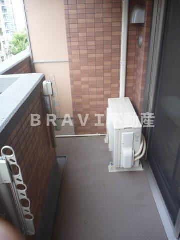 グランシス天満橋　BRAVI不動産のバルコニー|【グランシス天満橋】広々としたバルコニーです