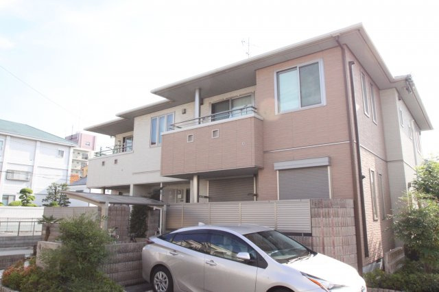 東大阪市菱屋西３丁目のアパートの外観