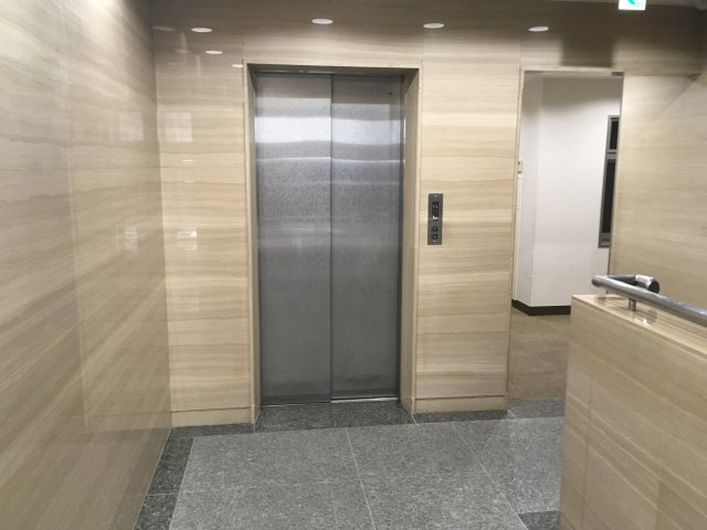 タカラ第３ビルのエントランス