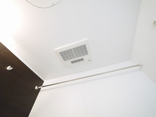 カルム秋篠の設備|浴室乾燥機付き