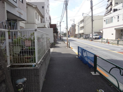 【周辺】 | サンライン上野桜木 | サンライン上野桜木　物件前　言問通り沿いの物件です！